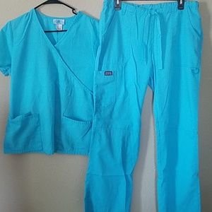 Scrub set